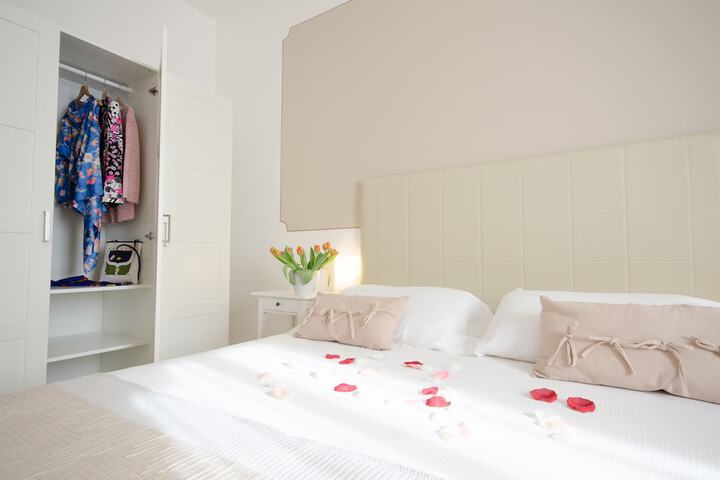 Room 8 of 105
