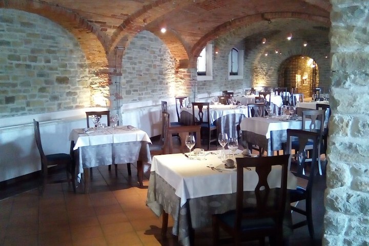 Dining 44 of 95