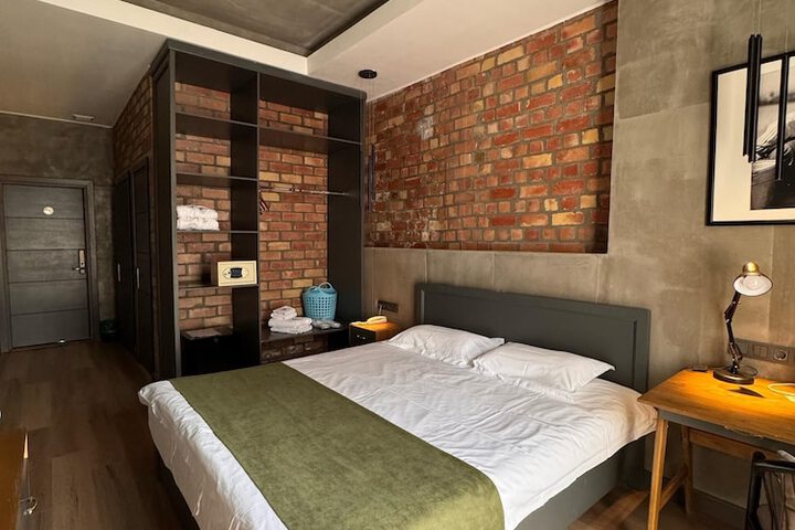 Room 34 of 117