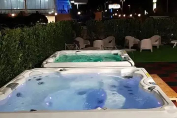 Pool 16 of 29