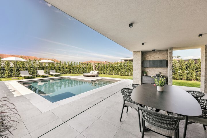 Terrace/Patio 44 of 103