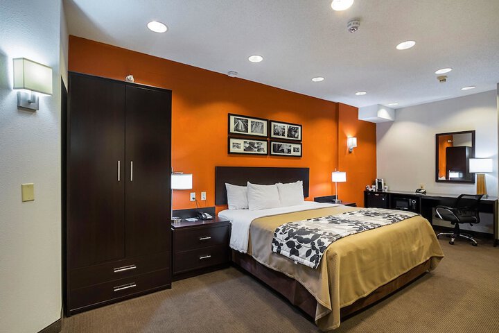 Room 8 of 41