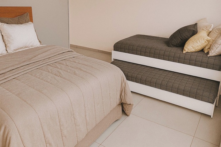 Room 2 of 10