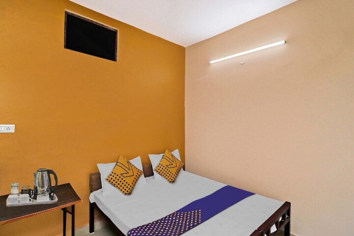 Room 11 of 24