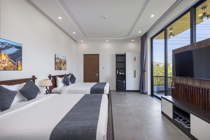 Room 14 of 108