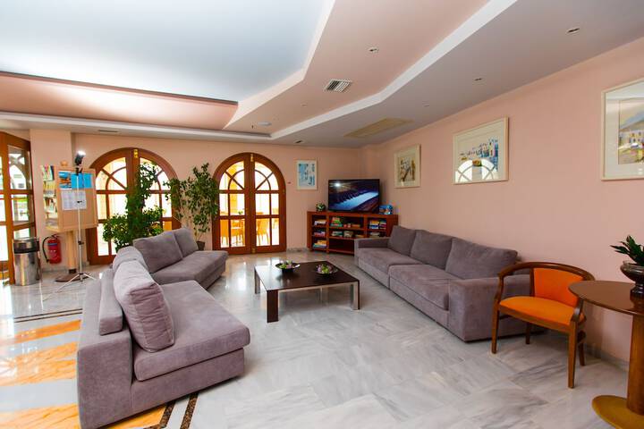 Guest Lobby