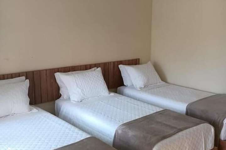 Room 10 of 27