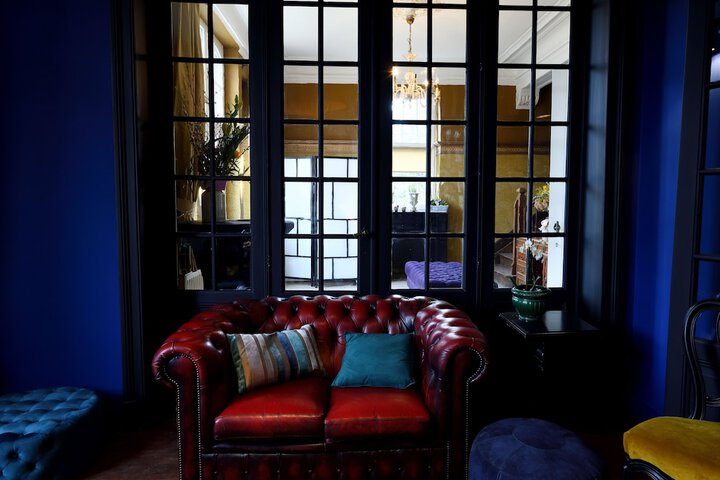 Lounge 44 of 63
