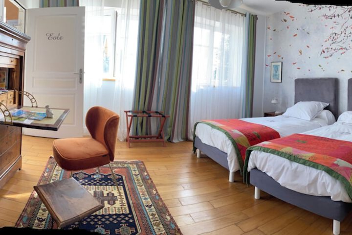 Room 11 of 23