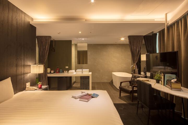 Room 43 of 79