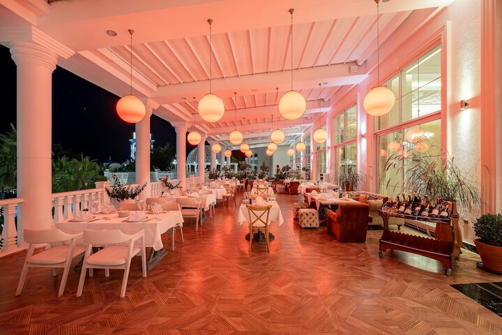 Dining 199 of 226