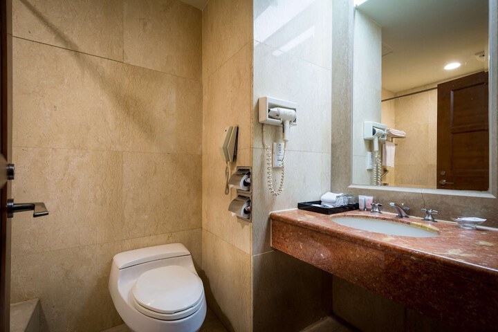 Room 15 of 21