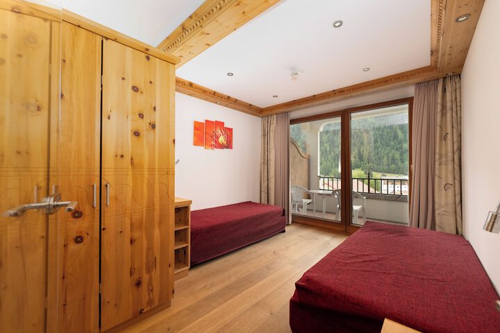 Room 30 of 85