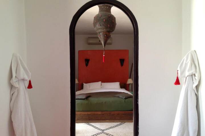 Room 14 of 105