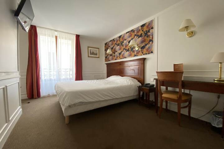 Room 12 of 38