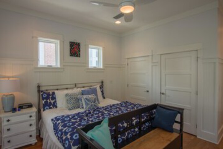 Room 25 of 27