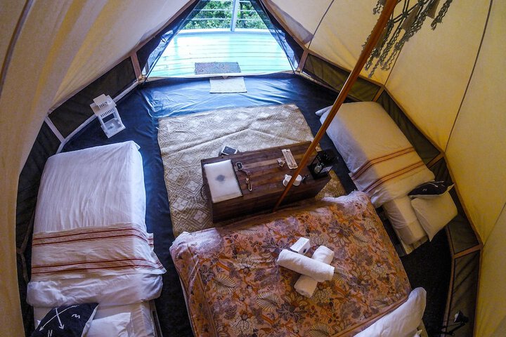 Room 8 of 82
