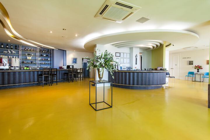 Guest Lobby