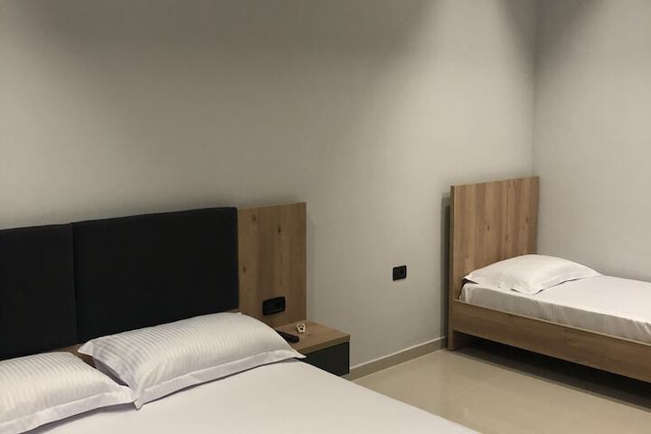 Room 21 of 152