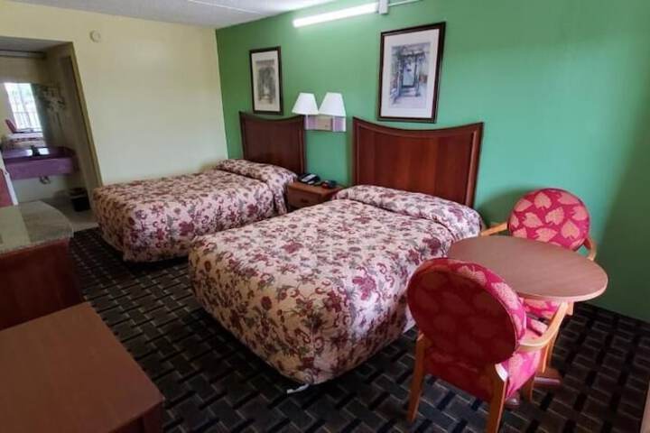 Room 3 of 10