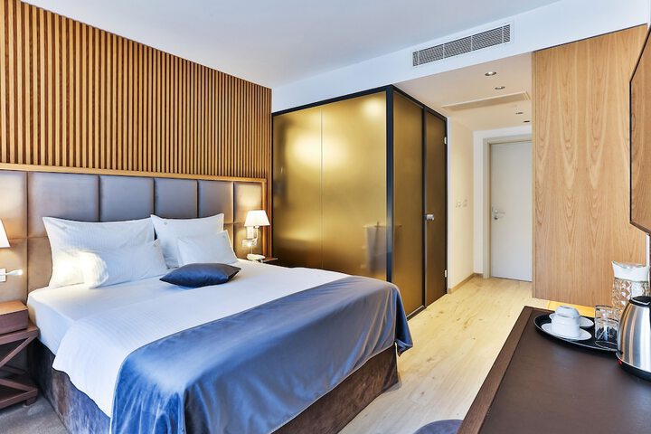 Room 25 of 78