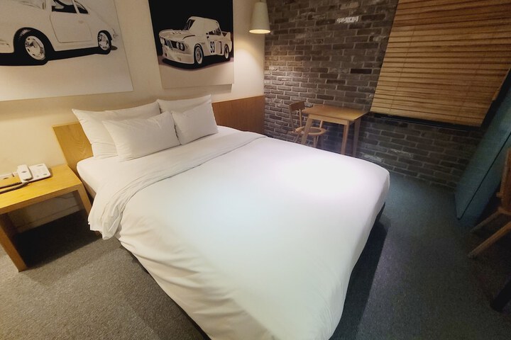 Room 19 of 45