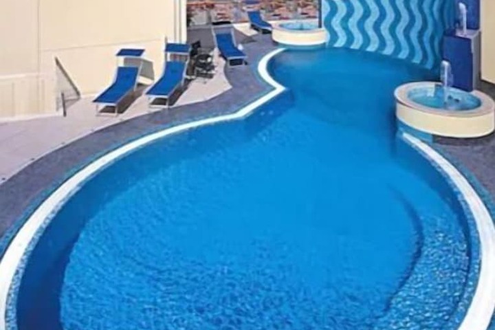Pools & Facilities