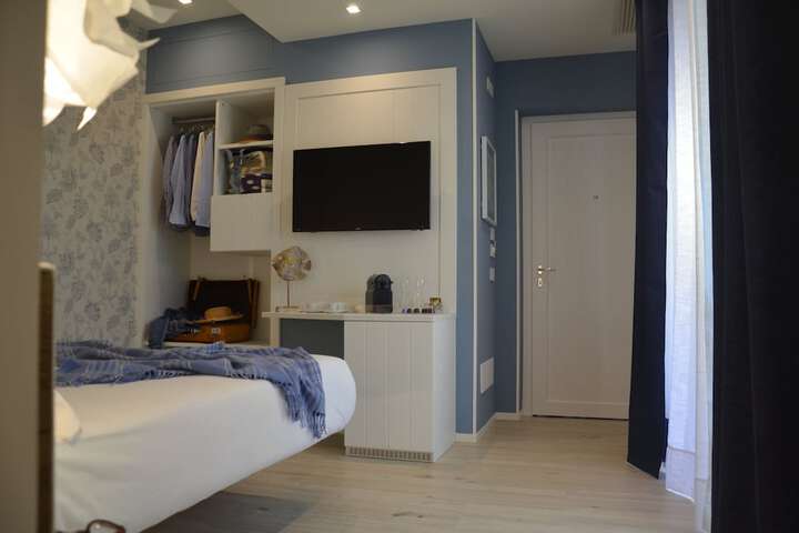 Room 12 of 41