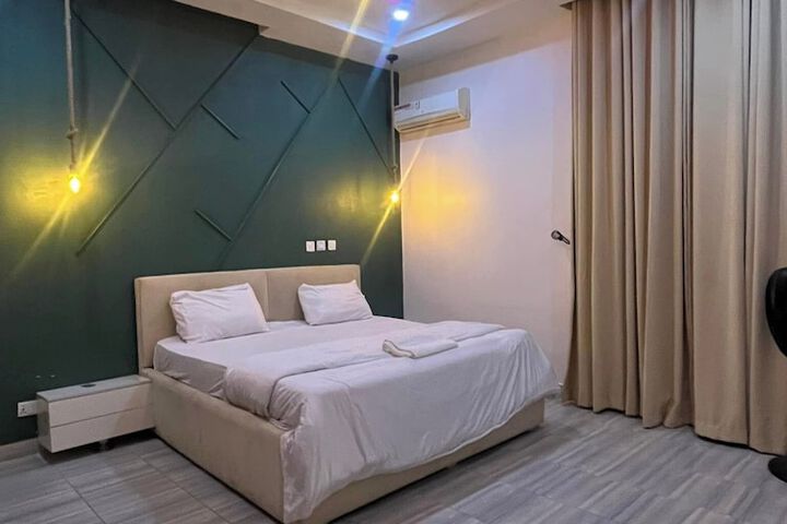 Room 2 of 13