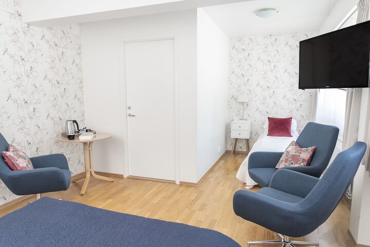 Room 10 of 104