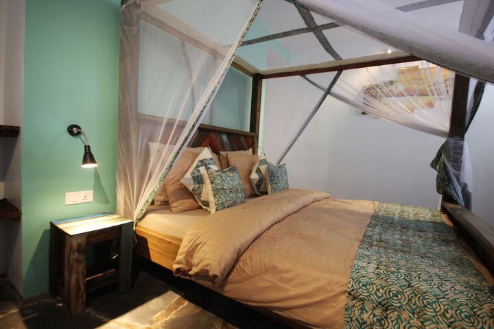 Room 2 of 79