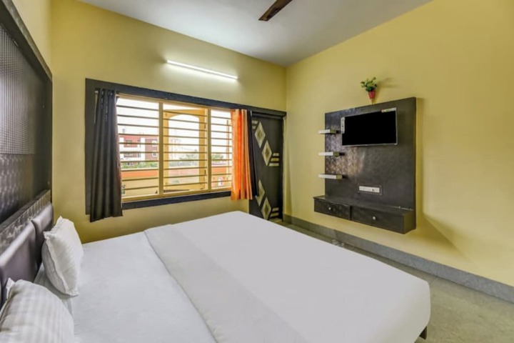Room 5 of 18