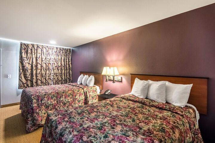 2 Double Beds (2 of 15)