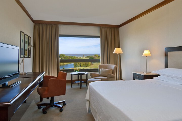 Room 10 of 74