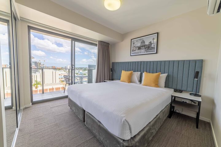 Room 4 of 26