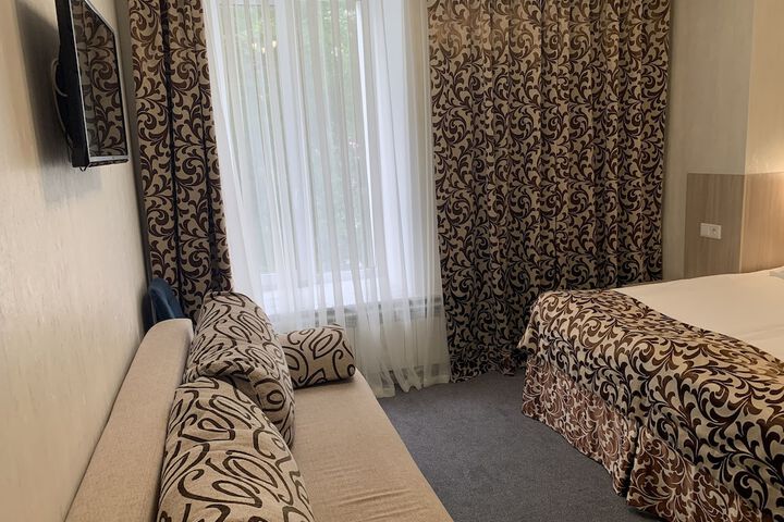 Room 6 of 62