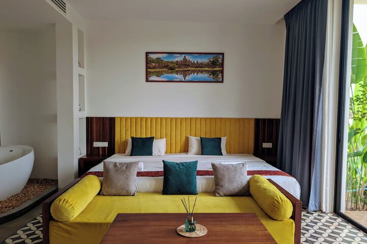 Room 13 of 30