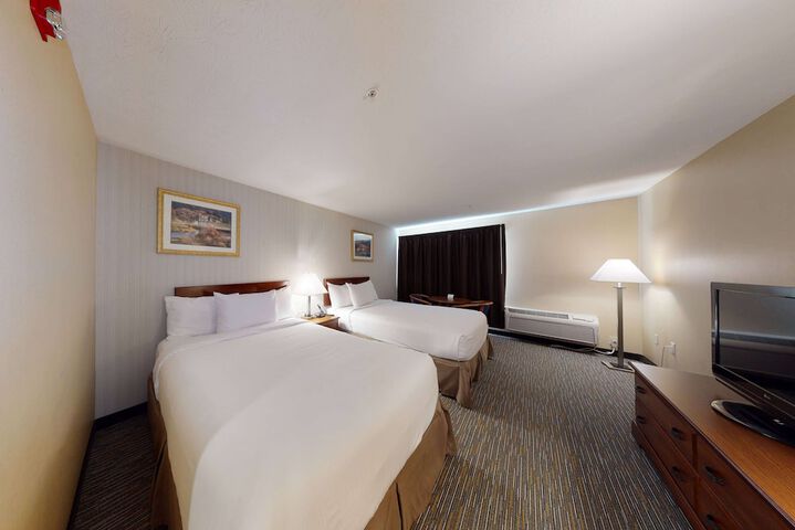 2 Double Beds Accessible (2 of 5)
