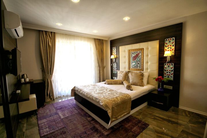 Room 6 of 50