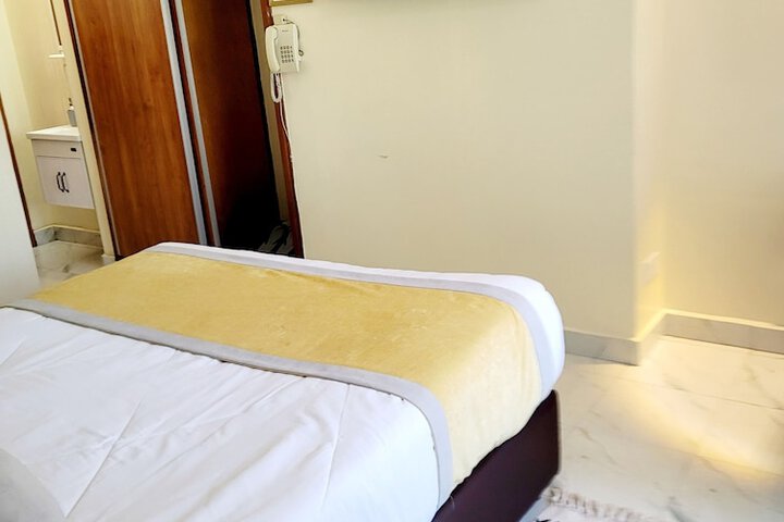 Room 15 of 60