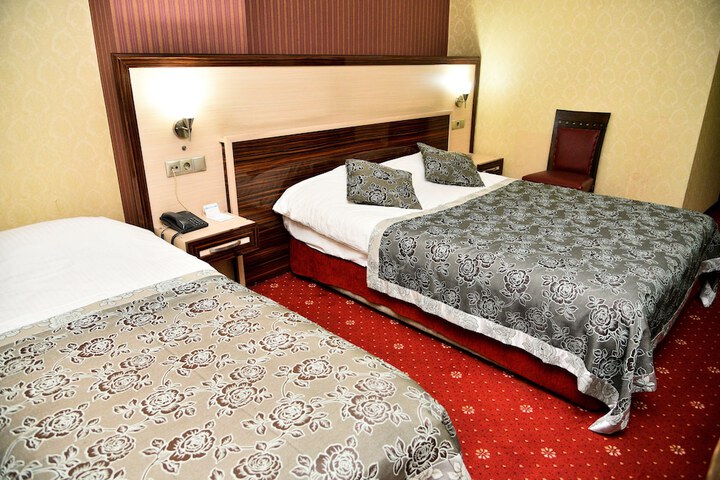 Room 11 of 40