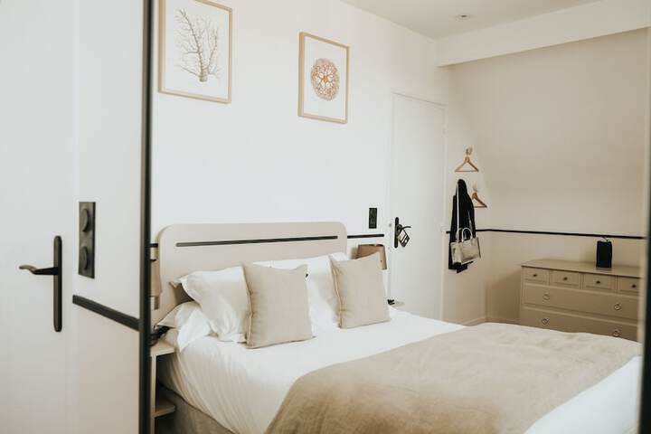 Room 14 of 23