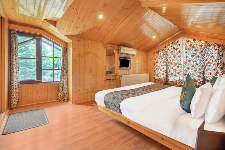 Room 6 of 19