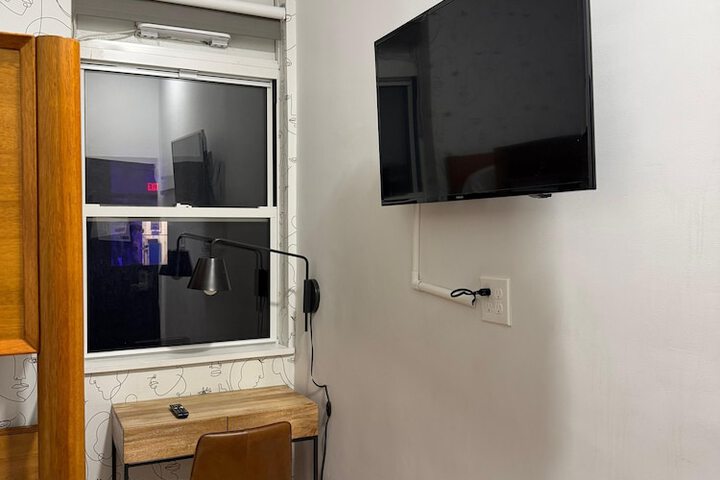 Room 33 of 56