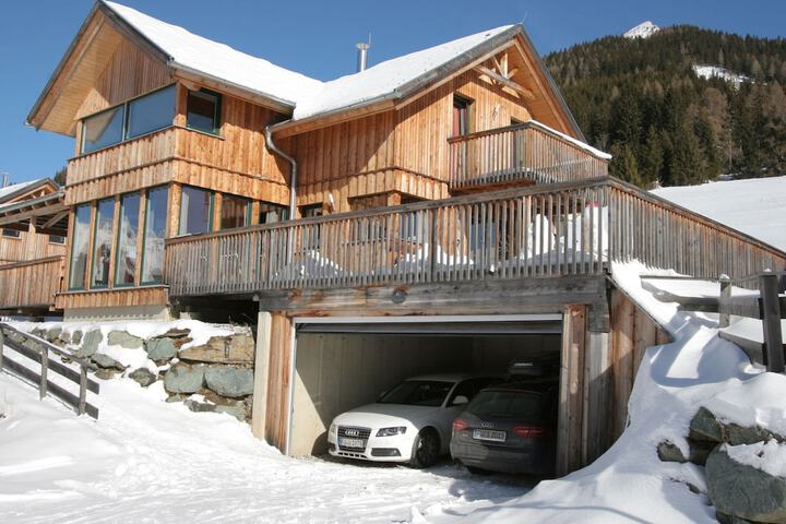 Comfortable Chalet in Hohentauern with Whirlpool near City Center in Hohentauern