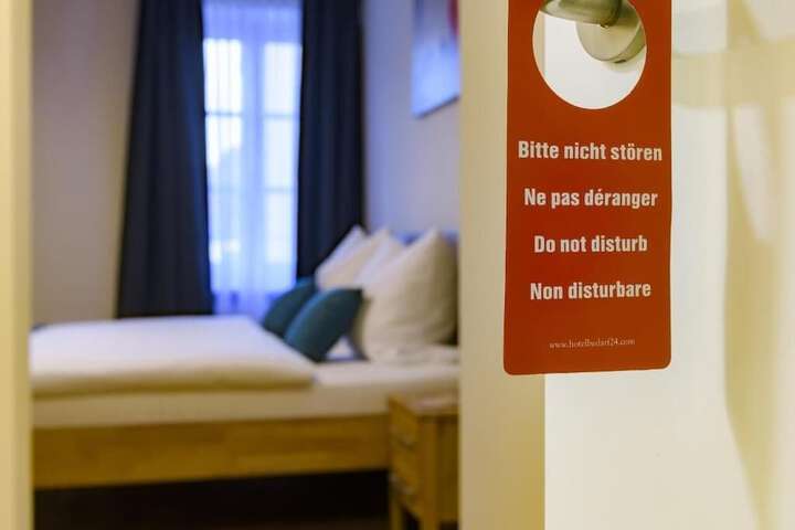 Room 8 of 19