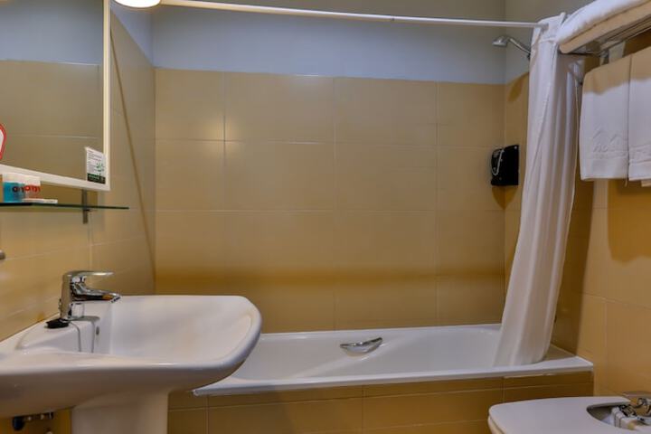 Room 20 of 38