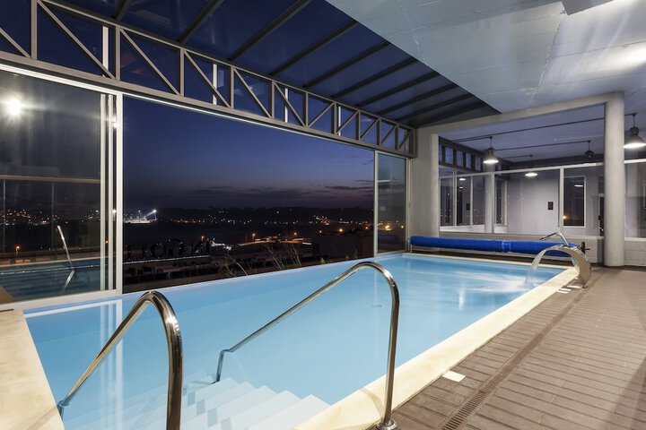 Pool 41 of 82