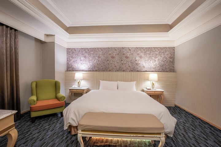 Room 3 of 63