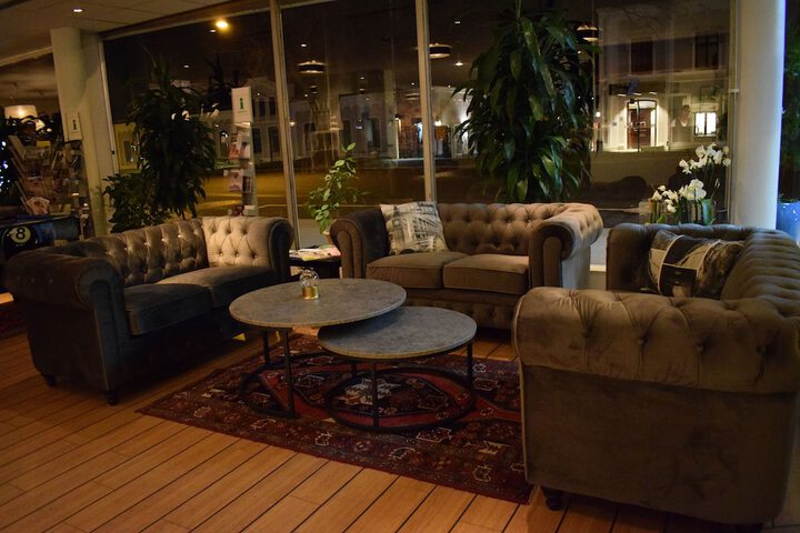 Entrance & Lobby